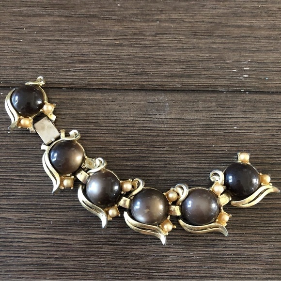 Jewelry - Vintage mid-century brown & gold metal bracelet TINY FLAW
